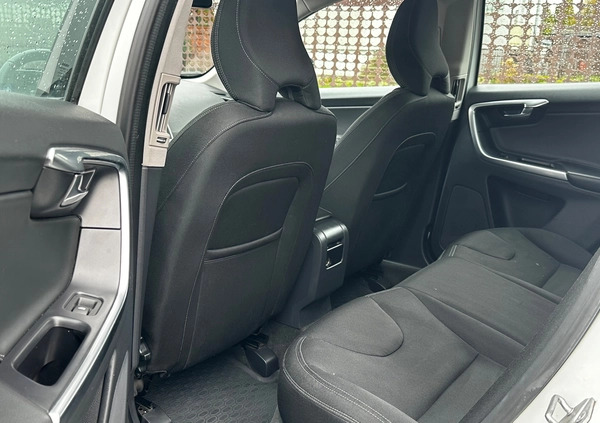 Volvo XC 60 cena 84900 przebieg: 128646, rok produkcji 2017 z Chojnów małe 191